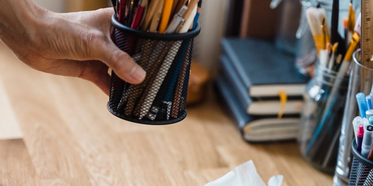 como organizar produtos de limpeza